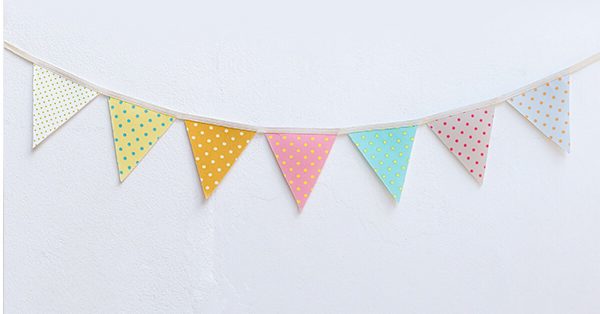 Keep your speech therapy students motivated and engaged with these goal bunting! Functional speech room decoration at its best!